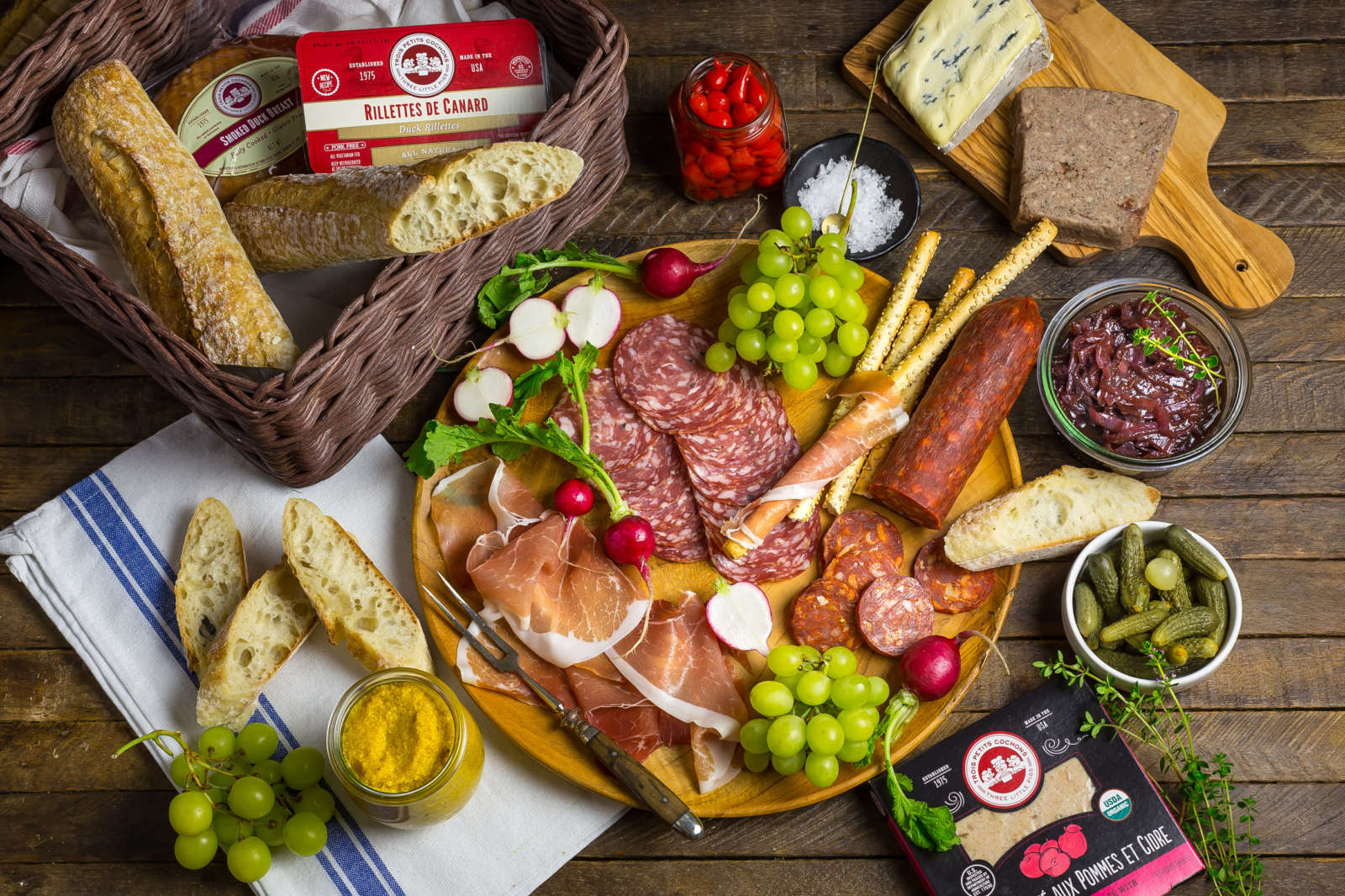 How to put together a perfect charcuterie board