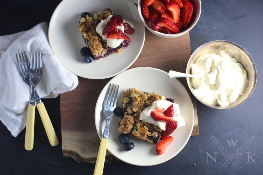 Blueberry, Oat and Almond Crumb Bars Blueberry, Oat and Almond Crumb Bars