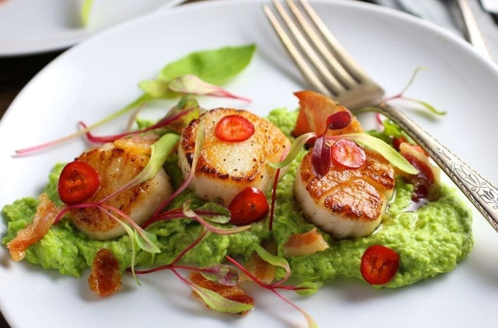 Seared Scallops with Chili-Lime Butter, Pea Purée and Crispy Pancetta